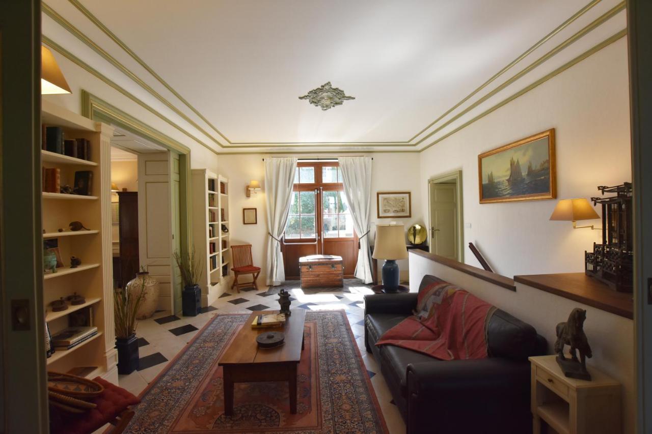 Chateau De Laroche Bed & Breakfast Vianne Bagian luar foto