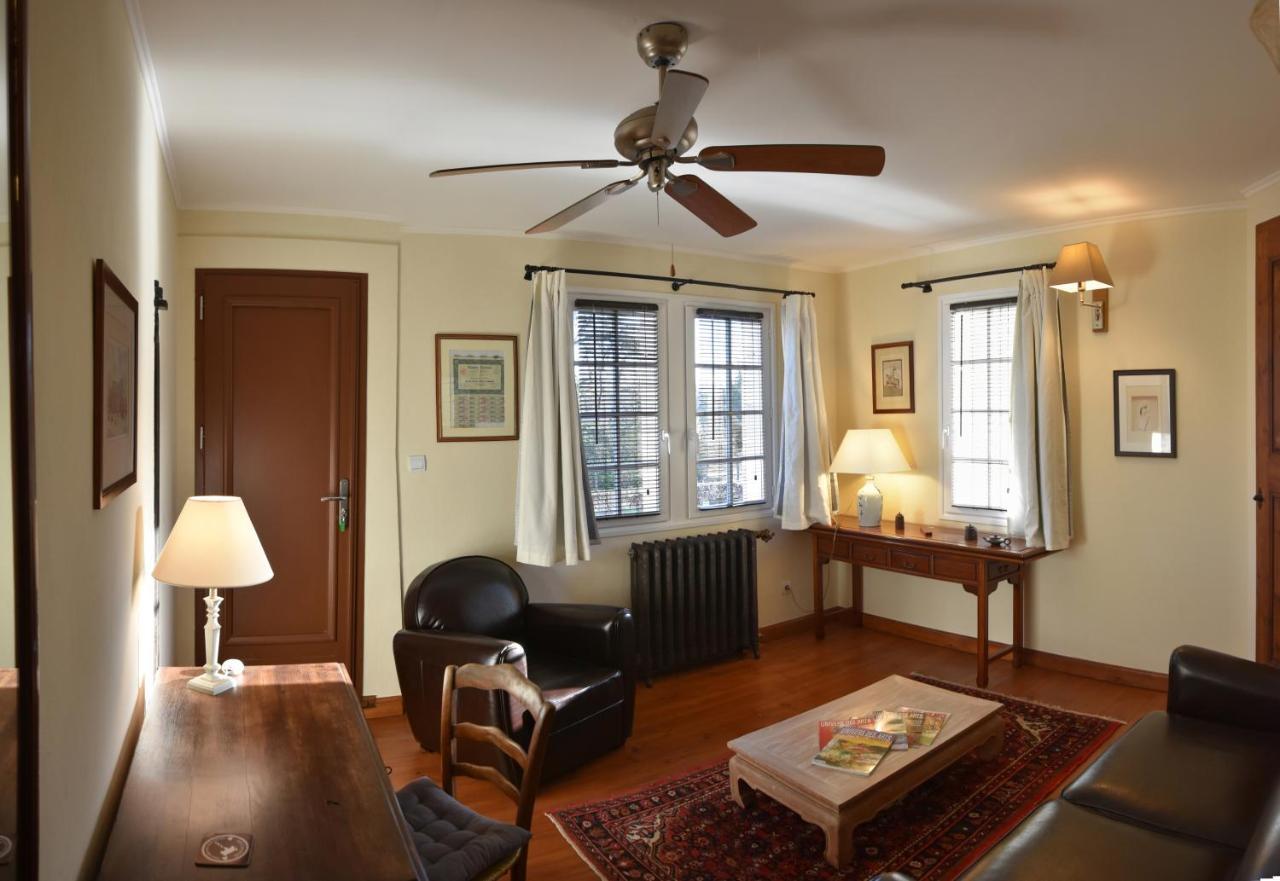 Chateau De Laroche Bed & Breakfast Vianne Bagian luar foto